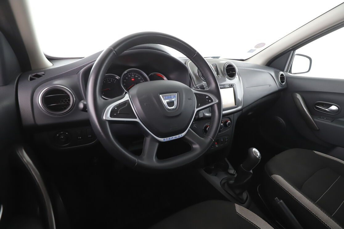 Dacia Sandero Stepway 0.9 TCe — photo 10
