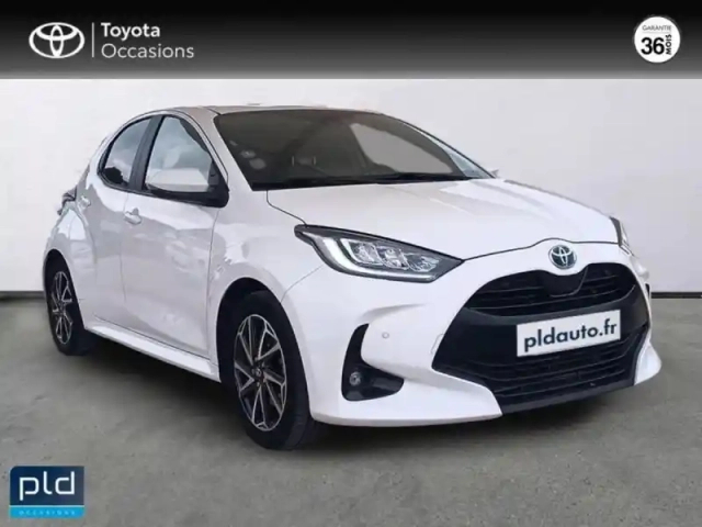 Toyota Yaris 116h design 5p my22 — photo 1