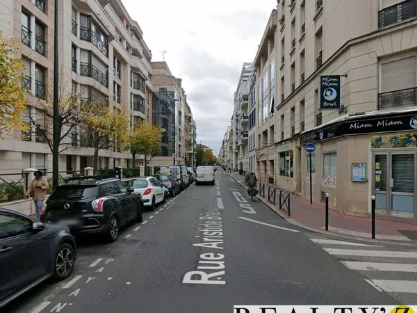 Bureau 144 m²