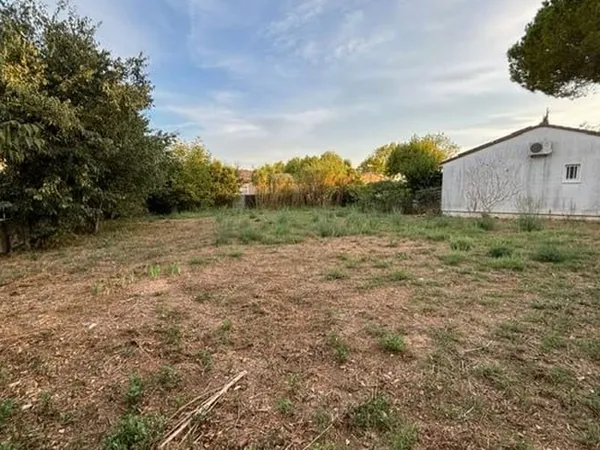 Terrain 730 m²