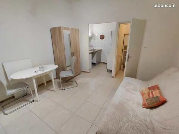 Studio 1 pièce 19 m²