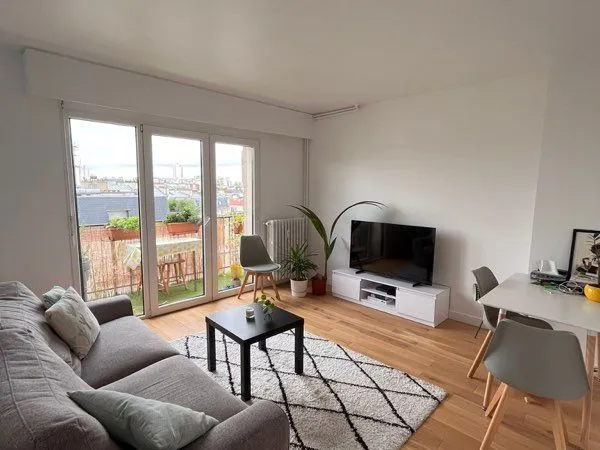 Grand studio meublé rénové avec balcon et vue exceptionnelle sur Paris - Paris 14e
