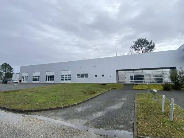 Local d'activité 500 m²