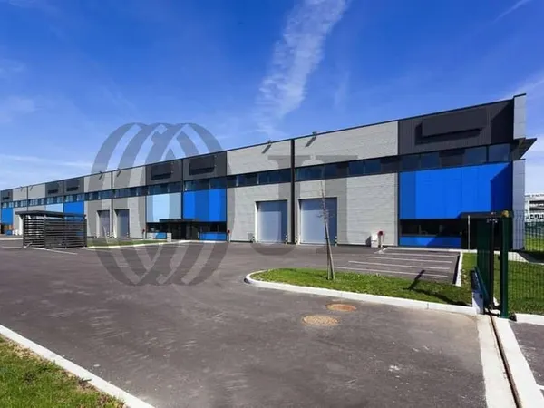 Local d'activité 651 m²