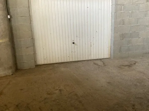 Garage / Box 28 m2
