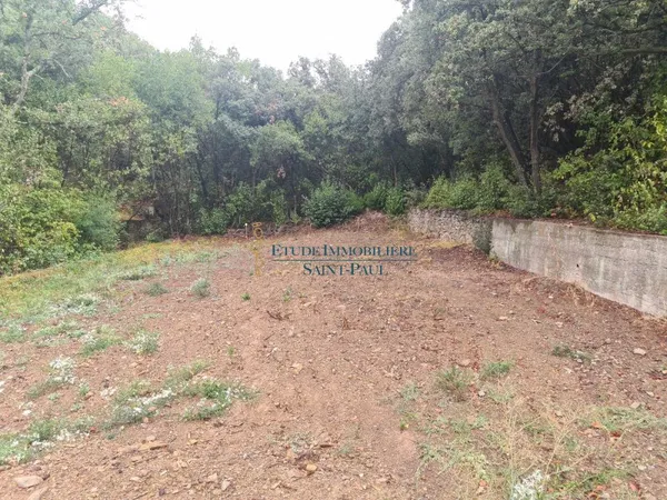 Terrain 555 m²