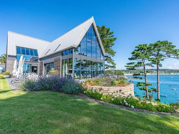 Villa d'exception face à la mer