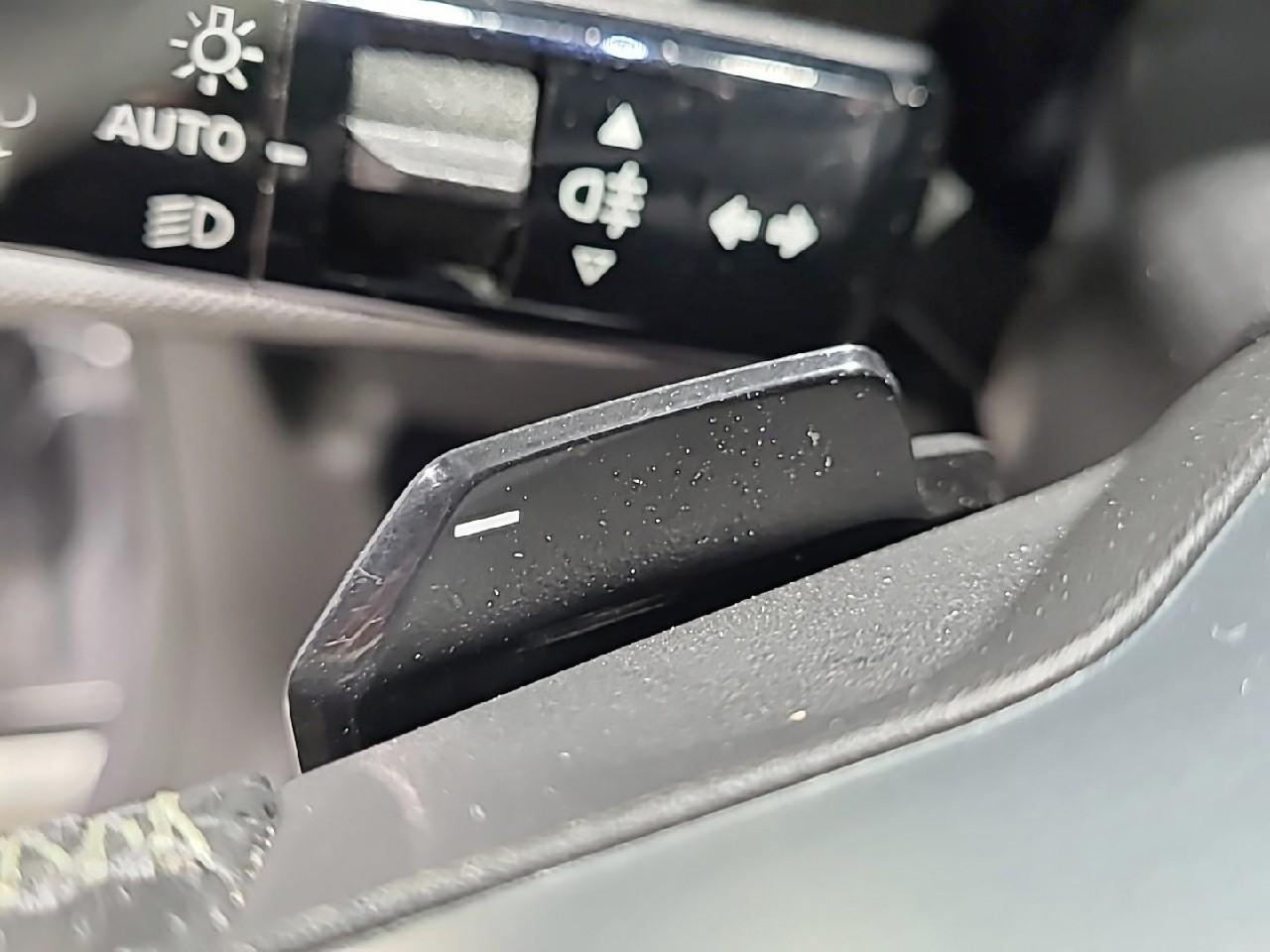 Peugeot 3008 hybrid 136 e-dcs6 gt — photo 27