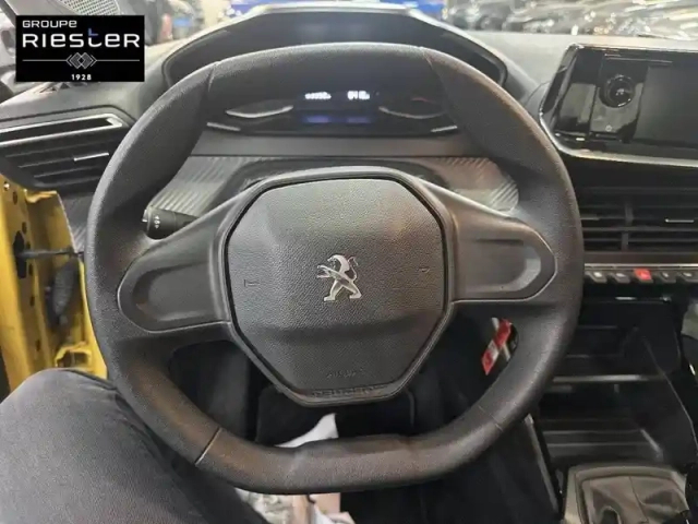 Peugeot 208 puretech 75 s&amp;s bvm5 — photo 9