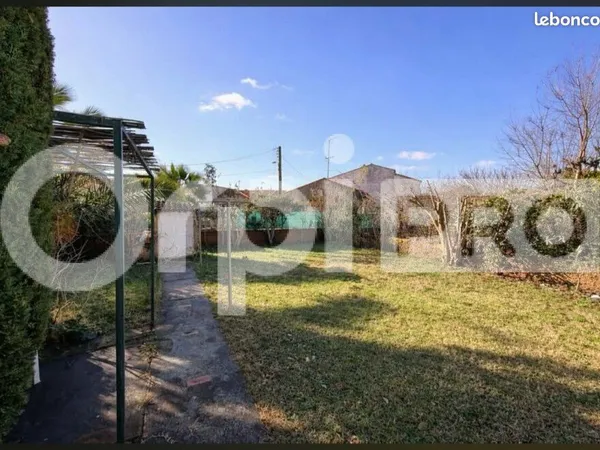 Local commercial 192 m²