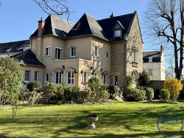 Maison de caractère Hyper centre La Flèche Propriété rar