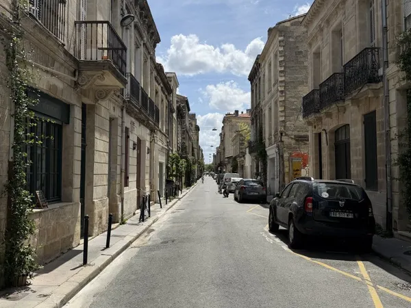 Vends appartement T4 3 chambres patio Bordeaux Chartrons rénové