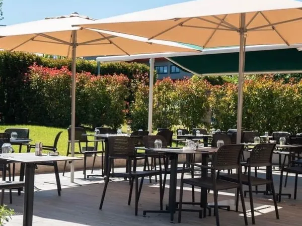 Fonds de commerce Restaurant - Meyreuil / Aix-en-Provence - 250 m² - Terrasse - Parking