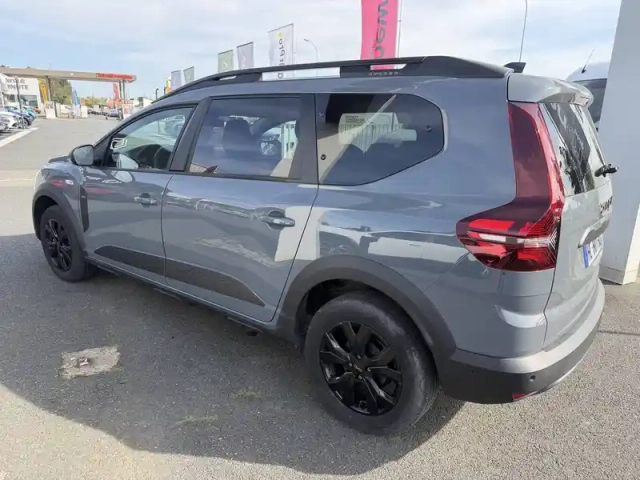 Dacia Jogger eco-g 100 7 places gsr2 — photo 2