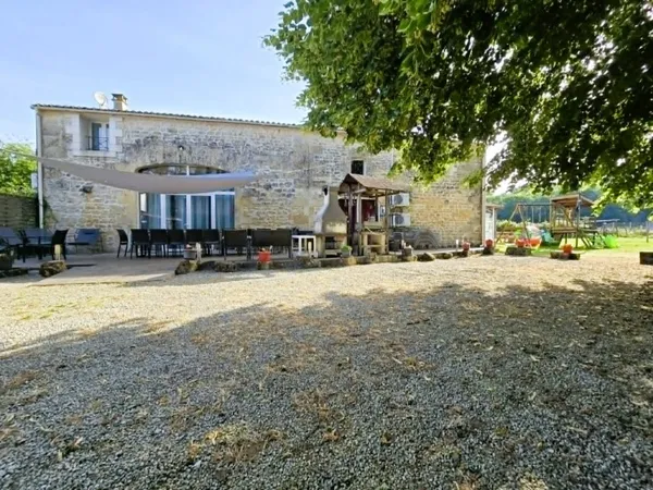 Maison 18 pièces 460 m²