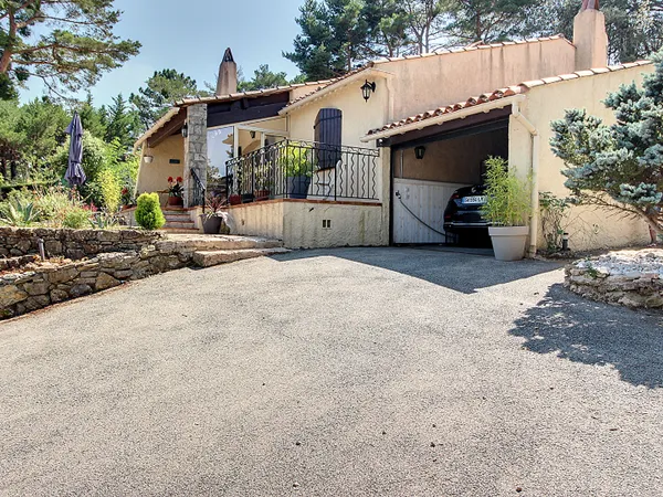 A LOUER ! Maison de 88,75m² à Tourtour