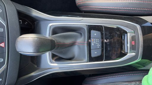 Peugeot 308 SW 2.0 BlueHDi 150 EAT6 - GT Line – 2016 – 141482 km – Diesel – Boîte Automatique — photo 15