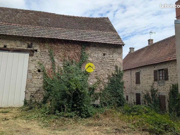 Un authentique ensemble en pierre a
