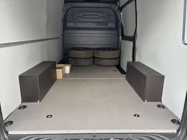 Mercedes Sprinter 319 cdi fourgon 12m3 37 v6 3.0 — photo 5