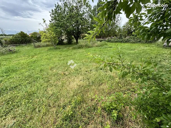 Terrain 568 m² Champigny en Rochereau