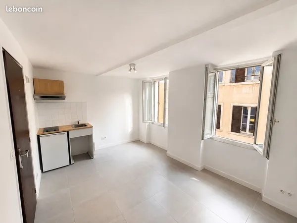 Studio 1 pièce 18 m²