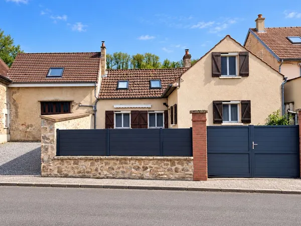 MAISON FAMILIALE 128 m2, 3 CHAMBRES, DPE C , TERRAIN 578 m2
