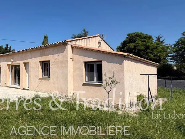 Jolie maison de 89 m² de type T3 avec jardin à louer à Céreste