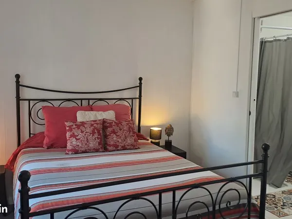 Loue 1 chambre pour étudiante