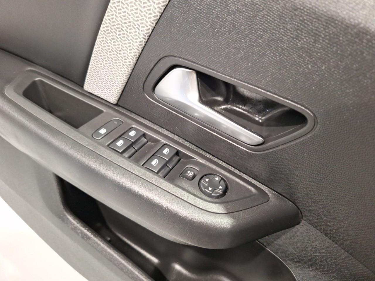 Citroën C4 puretech 130 s&s eat8 shine — photo 23