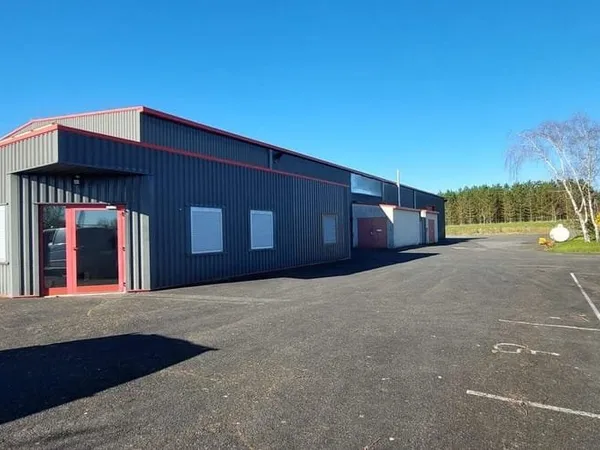 Local d'activité 950 m²