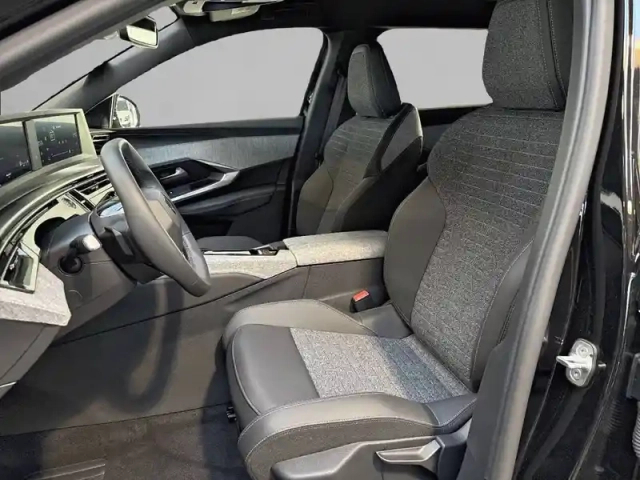 Peugeot 5008 hybrid 145 e-dcs6 — photo 31