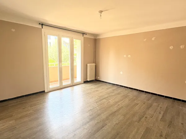T4 CENTRE VILLE 70 M2 + CAVE + PARKING