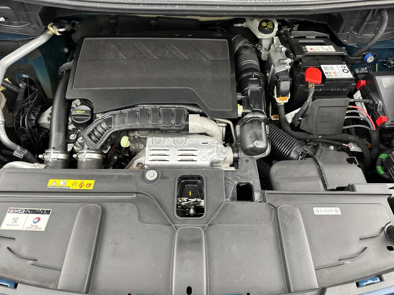 Peugeot 3008 puretech 130ch s&s eat8 gt pack — photo 13