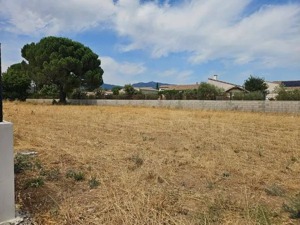 Terrain constructible 777 m²