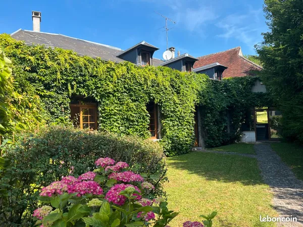 Maison (Secteur Neuilly sous Clermont)