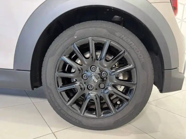 Mini Mini hatch 3 portes cooper 136 ch dkg7 — photo 17