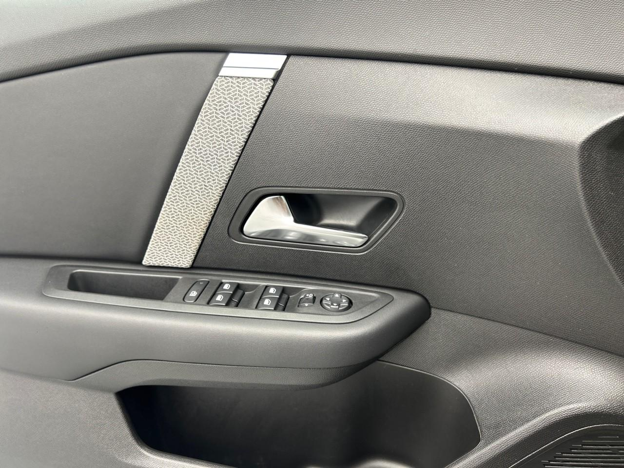 Citroën C4 X puretech 130 s&s eat8 shine — photo 30