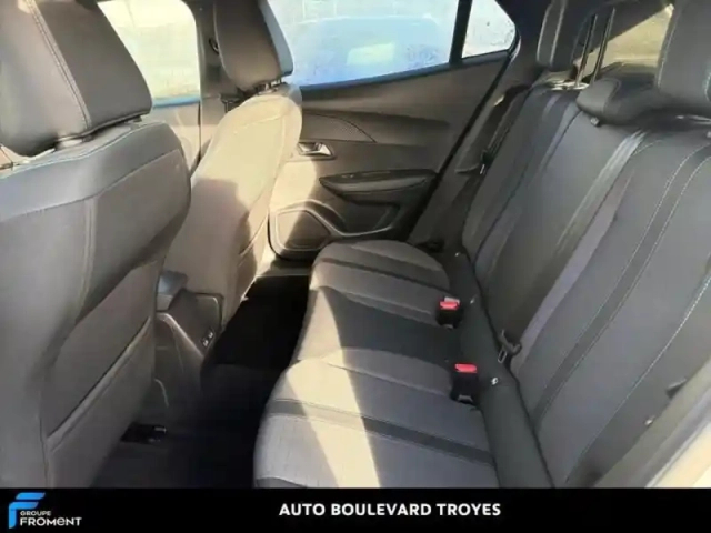 Peugeot 2008 1.2 puretech 130ch s&amp;s allure eat8 — photo 12