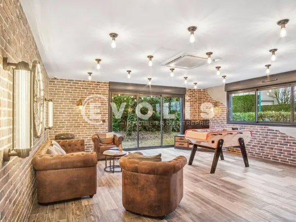 Local d'activité 852 m²