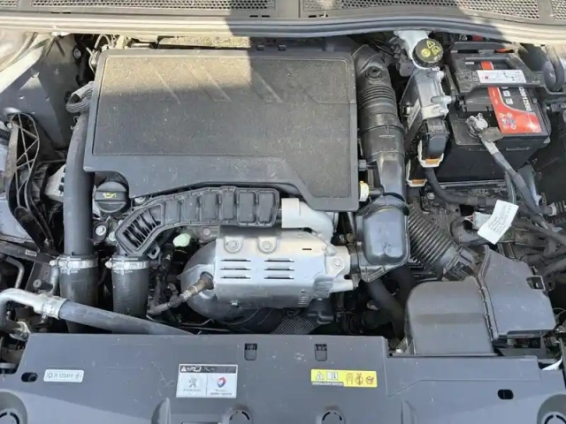 Peugeot 308 puretech 130ch s&amp;s eat8 active pack — photo 7