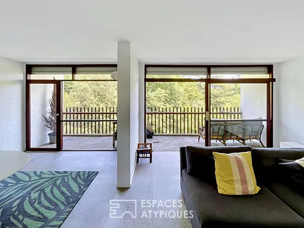 Appartement d'architecte avec balcons et vue dégagée