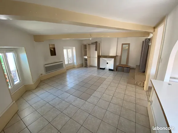 Appartement centre ville valence , maison de ville, lumineux très sympa, libre à partir du 22 novemb
