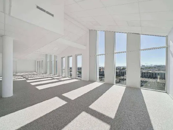 Local 3238 m²