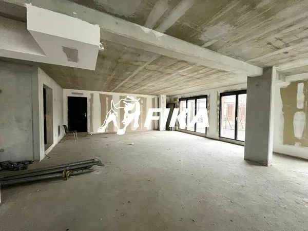 Local commercial 155 m²