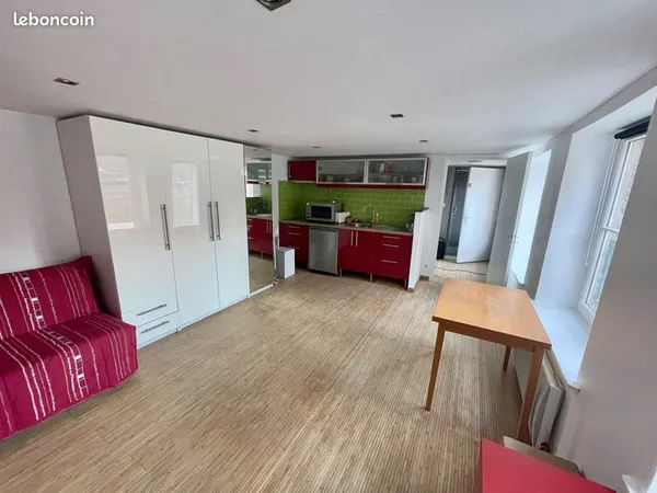 VIEUX LILLE studio 26m2 meublé