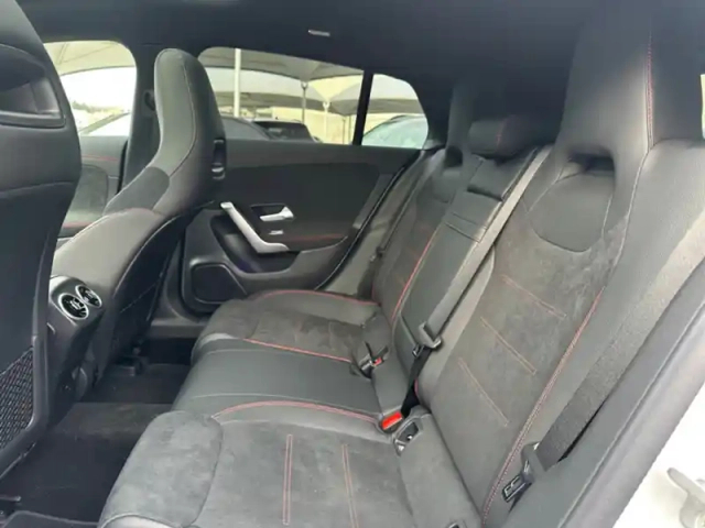 Mercedes Cla 250 e shooting brake amg l — photo 17