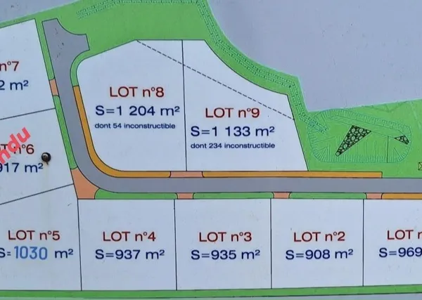 Terrain 935 m²