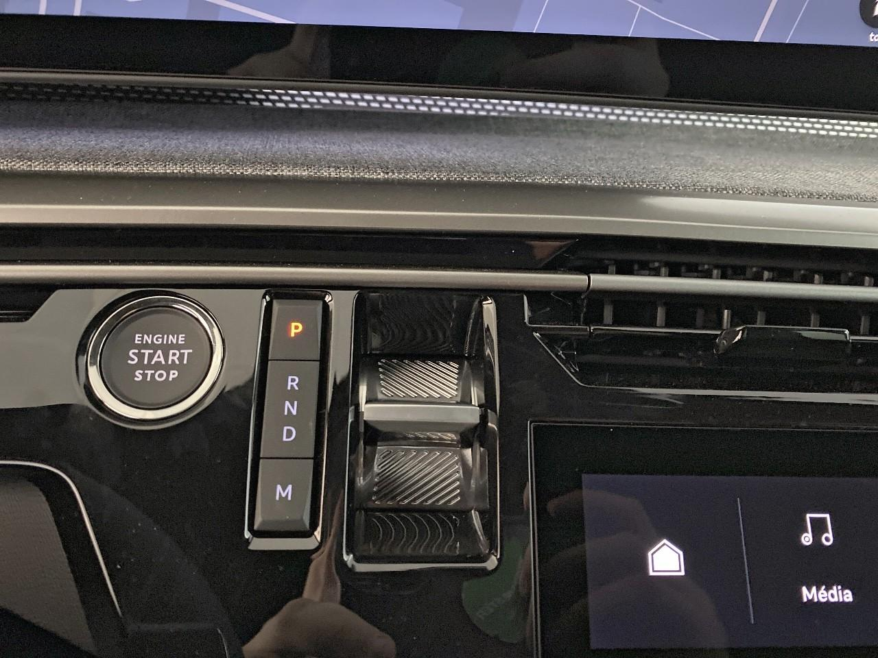 Peugeot 3008 hybrid 145 e-dcs6 gt — photo 15