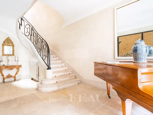 Neuilly - Longchamp - Maison avec cinq chambres Maison avec jardin