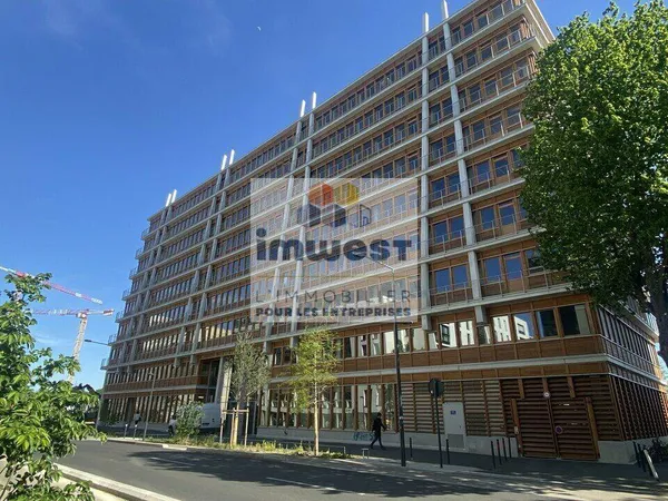 Bureaux 2427 m²